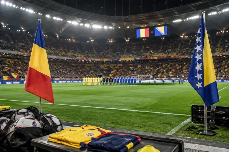 Șapte fotbaliști cu legături clujene, convocați pentru România – Bosnia